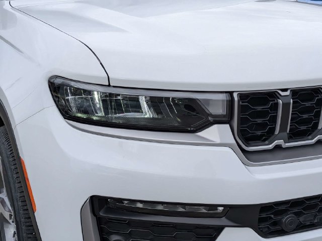 New 2026 Jeep Grand Cherokee Limited w/ Luxury Tech Group II AWD/4WD image 10