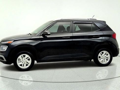 Used 2023 Hyundai Venue FWD image 8