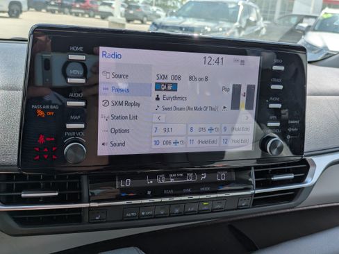 Certified 2022 Toyota Sienna XLE image 17