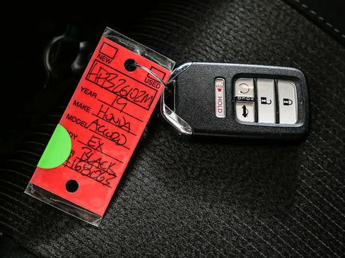 Used 2019 Honda Accord EX image 37