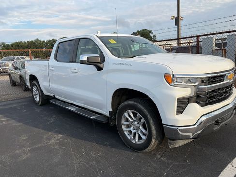 Used 2023 Chevrolet Silverado 1500 LT w/ Leather Package AWD/4WD image 3