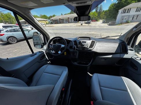 Used 2019 Ford Transit 250 130 Medium Roof RWD image 11
