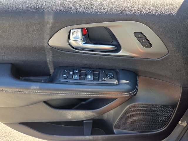 Used 2025 Chrysler Pacifica Select FWD image 23