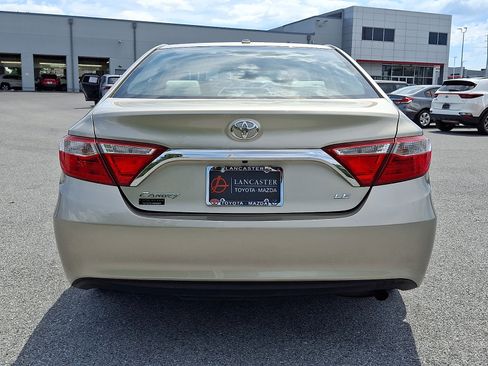 Used 2015 Toyota Camry LE FWD image 6