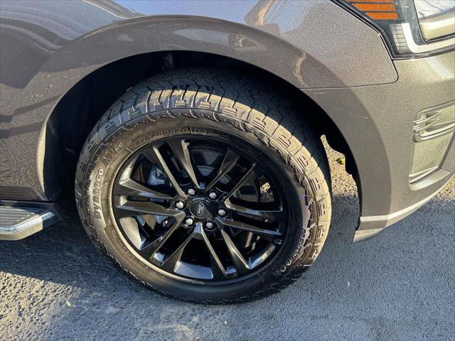 Used 2023 Ford Expedition Max XLT AWD/4WD image 8