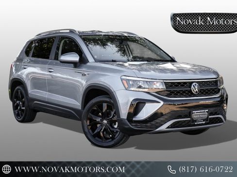 Used 2022 Volkswagen Taos SE image 1