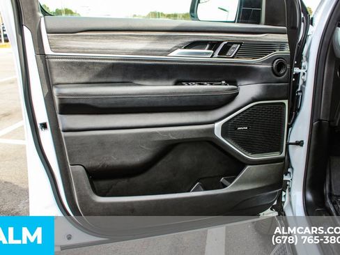 Used 2024 Jeep Wagoneer Series II w/ Flexible Seating Group image 35