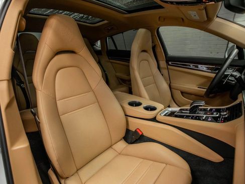 Used 2023 Porsche Panamera image 28