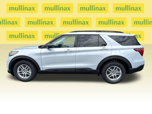 New 2026 Ford Explorer Active w/ Active Comfort Package RWD image 2