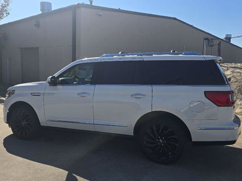 Used 2020 Lincoln Navigator Reserve w/ Equipment Group 208A Reserve AWD/4WD image 2
