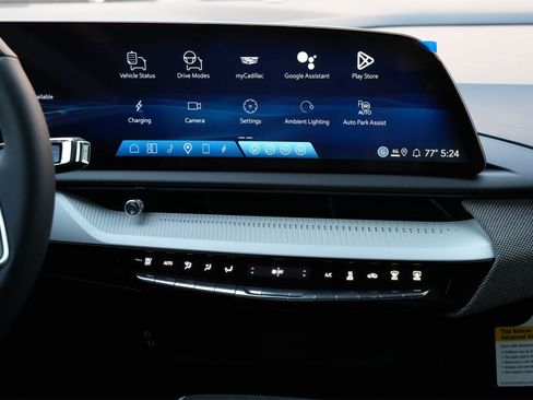 New 2026 Cadillac Optiq Luxury 1 image 11