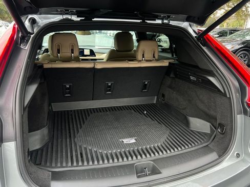 Certified 2024 Cadillac XT4 Luxury w/ Cold Weather Package image 12