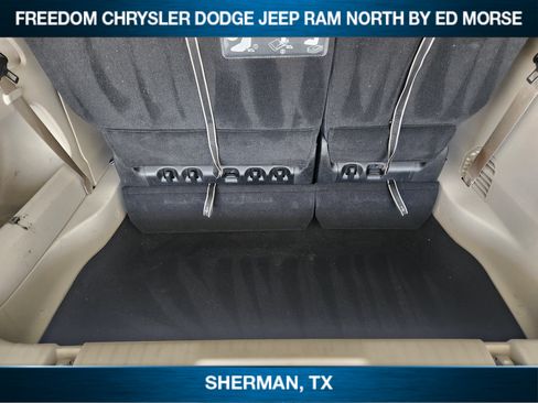 Used 2021 Chrysler Voyager L FWD image 22