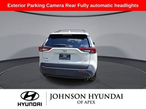 Used 2022 Toyota RAV4 XLE Premium FWD image 8