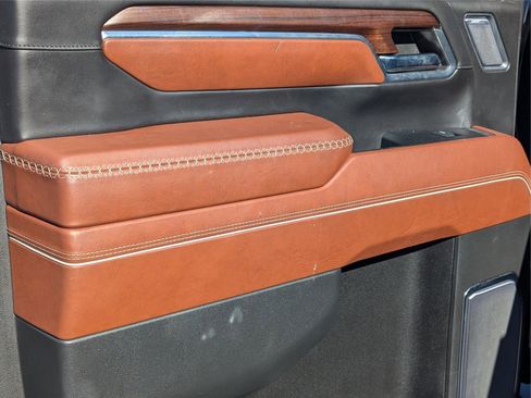 Used 2024 GMC Sierra 2500 Denali Ultimate image 13