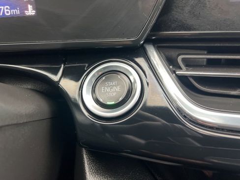 Used 2025 Chevrolet Trax RS w/ Driver Confidence Package image 28