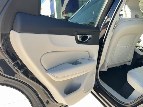 Used 2021 Volvo XC60 T5 Inscription w/ Protection Package Premier image 13