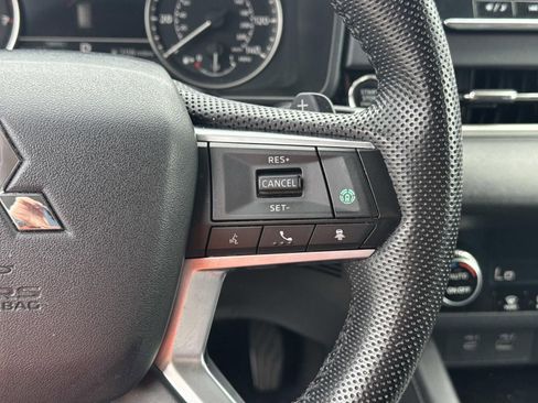 Used 2023 Mitsubishi Outlander SE AWD/4WD image 23