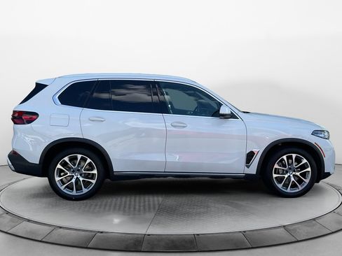 Used 2024 BMW X5 xDrive40i w/ Parking Assistance Package AWD/4WD image 8