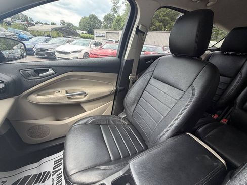 Used 2018 Ford Escape SE w/ SE Sync 3 Package FWD image 25