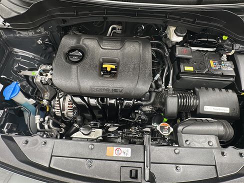 Used 2025 Kia Soul LX w/ LX Technology Package FWD image 20