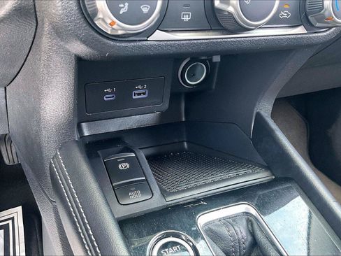 Used 2023 Nissan Kicks SV FWD image 32