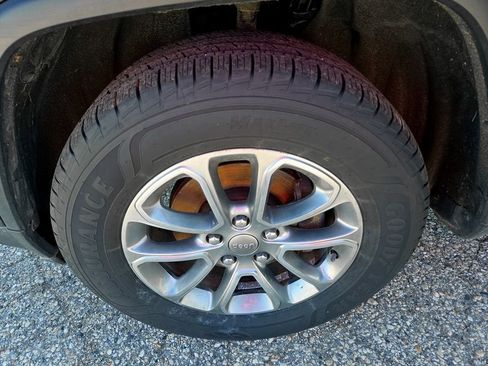 Used 2014 Jeep Grand Cherokee Limited w/ Trailer Tow Group IV image 36