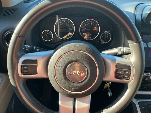 Used 2015 Jeep Compass High Altitude AWD/4WD image 18