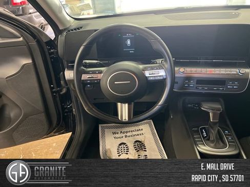 Used 2025 Hyundai Kona SEL FWD image 22