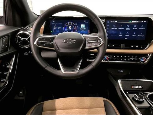 Used 2026 Chevrolet Equinox ACTIV w/ Convenience Package III FWD image 6