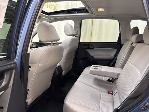Used 2017 Subaru Forester 2.5i Premium image 14