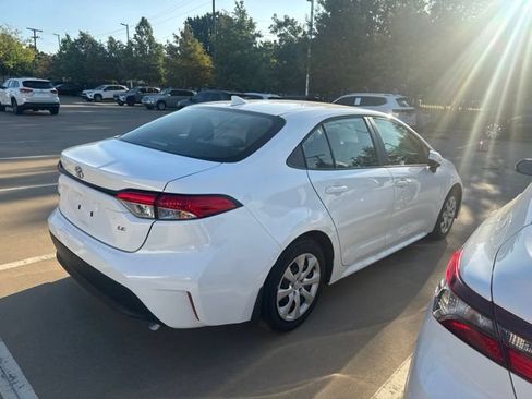 Used 2025 Toyota Corolla LE FWD image 3
