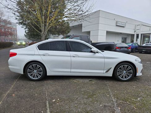 Used 2019 BMW 540i xDrive image 2
