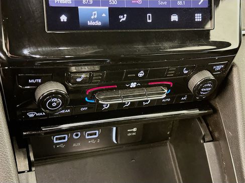 Used 2024 Jeep Grand Cherokee L Laredo image 23