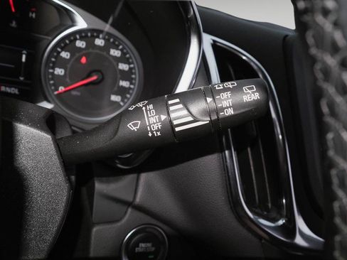Used 2024 Chevrolet Equinox LT FWD image 24
