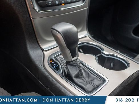 Used 2021 Jeep Grand Cherokee Laredo AWD/4WD image 10