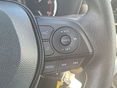 Certified 2025 Toyota RAV4 LE AWD/4WD image 26