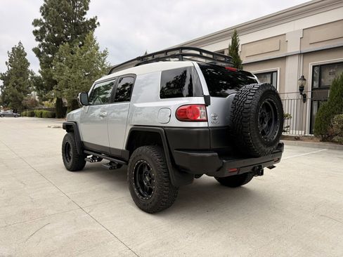 Used 2007 Toyota FJ Cruiser 4WD image 6