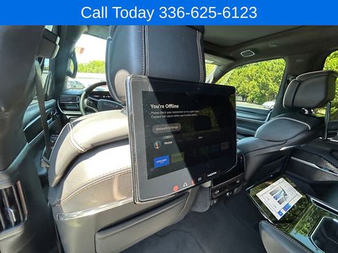 Used 2025 Jeep Grand Wagoneer L Series III w/ Rear Seat Video Group 1 AWD/4WD image 15