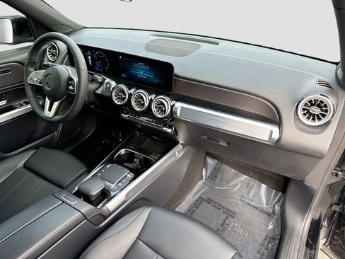 Used 2022 Mercedes-Benz GLB 250 image 13