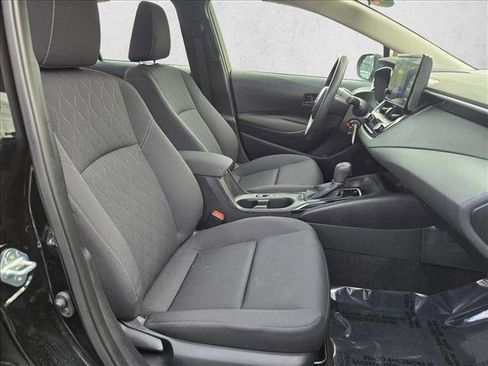 Used 2025 Toyota Corolla LE image 18
