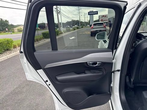 Used 2024 Volvo XC90 B5 Core w/ Climate Package AWD/4WD image 16