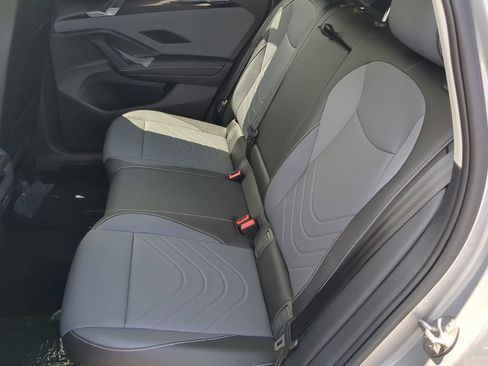 New 2026 Volkswagen Tiguan SE FWD image 17