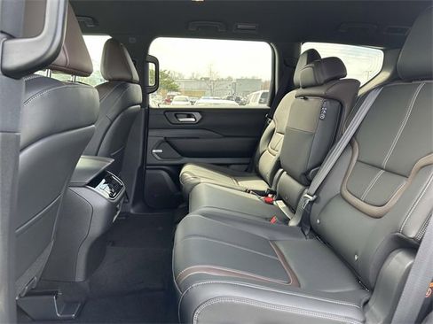 New 2025 Nissan Armada SL w/ Convenience Package image 13