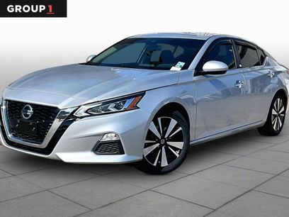 Used 2021 Nissan Altima 2.5 SV