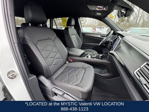 Certified 2025 Volkswagen Atlas Cross Sport SE w/ Black Wheel Package image 27
