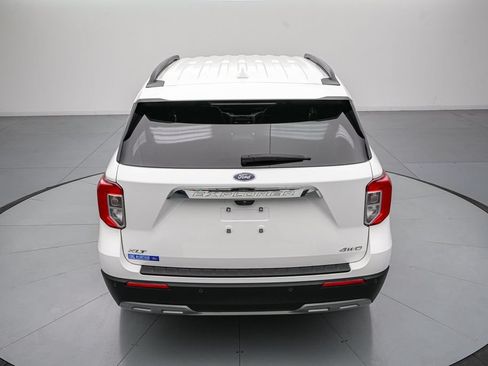 Certified 2024 Ford Explorer XLT w/ Equipment Group 202A AWD/4WD image 5