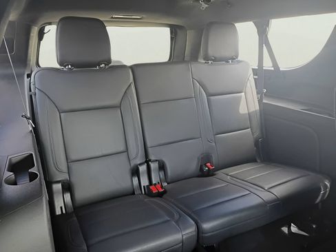 Used 2021 Chevrolet Suburban Z71 w/ Luxury Package AWD/4WD image 34