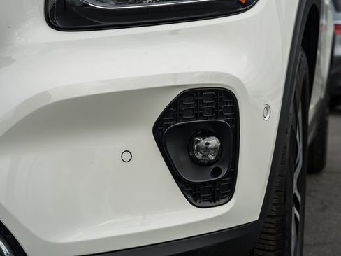 Certified 2024 Mercedes-Benz GLB 250 4MATIC w/ Winter Heating Package image 14