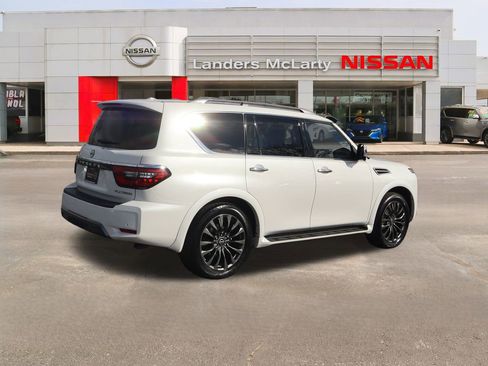 Used 2024 Nissan Armada Platinum w/ Captain's Chairs Package image 3